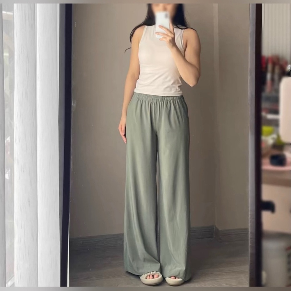 Vuori Villa Wideleg Women's Lightweight Pants size M